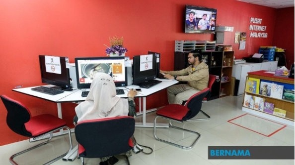 The Malaysian government plans to set up 1,000 Family Digital Economy Centres (PEDi) throughout the country (Photo: Bernama)