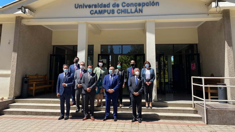 The ASEAN delegation visits campuses of the University of Concepción. (Photo: baoquocte)