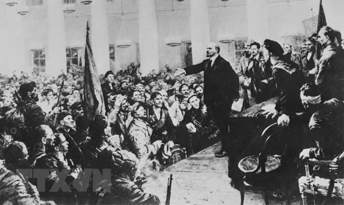 On the night of November 7, 1917, the Congress of Soviets was convened, thus forming the Soviet Government led by V. I. Lenin. (File Photo: VNA)
