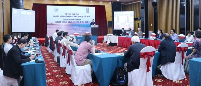 Domestic and foreign experts at the consultation workshop on blue economy held in Hanoi on November 5. (Photos: UNDP)
