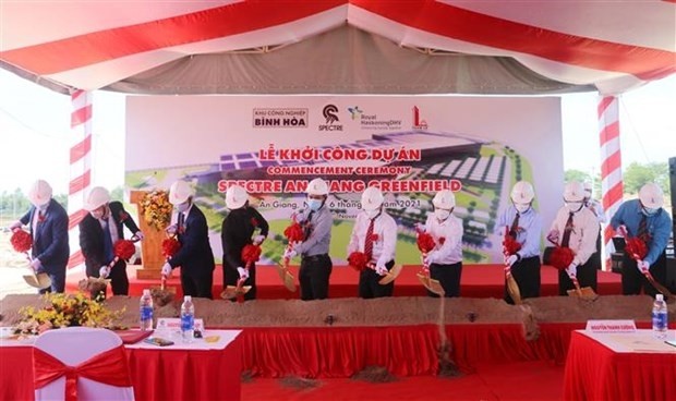 The groundbreaking ceremony for the construction of Specter An Giang Garment Technology Co.Ltd . (Photo:VNA)