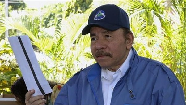 Nicaraguan President Daniel Ortega casts his ballot during the general election at a polling station in Managua, Nicaragua, November 7, 2021. (Source: AFP/VNA)