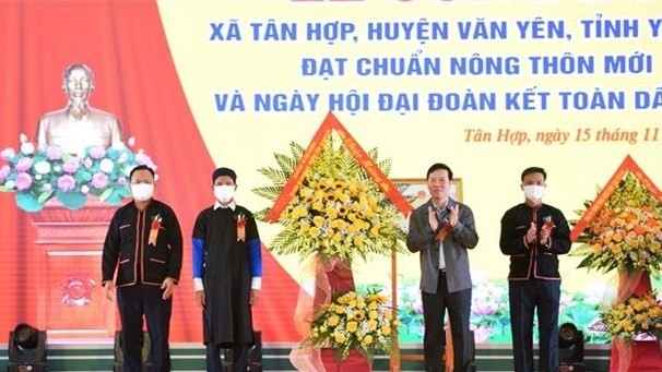 Permanent member of the Party Central Committee’s Secretariat Vo Van Thuong at the event (second from right) (Photo: VNA)