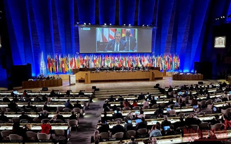 At the 41st session of the General Conference of UNESCO in Paris