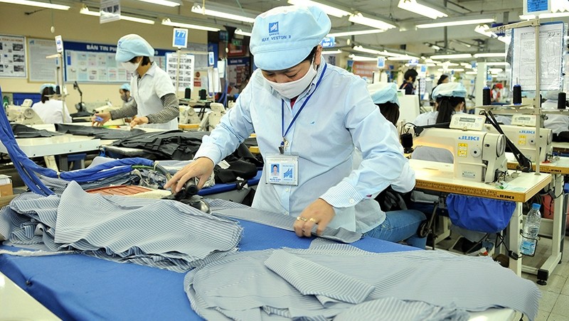 Clothes made for export at Garment 10 Corporation under the Vietnam Textile and Garment Group. (Photo: NGOC MAI)