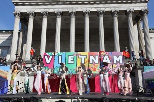 A performance of Vietnamese students at a festival in the US (Photo: VNA)