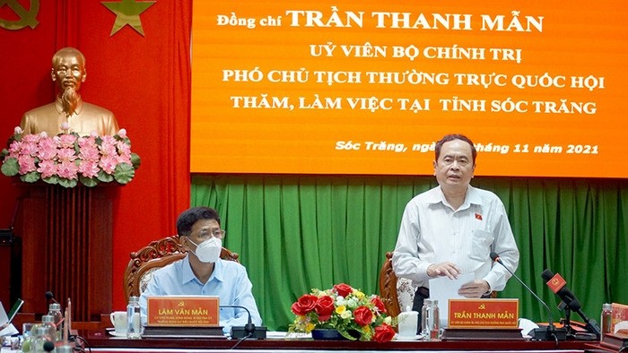 Politburo member Tran Thanh Man speaking at the working session. (Photo: NDO)