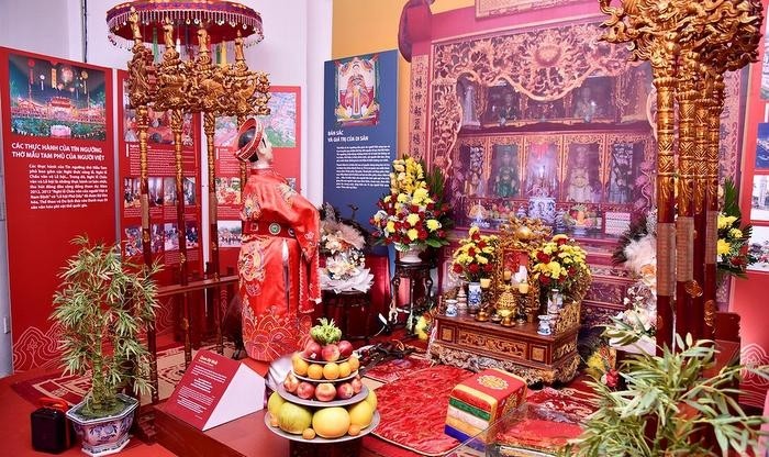 The worship of Mother Goddesses of the Three Realms is introduced at the exhibition. (Photo: NDO)