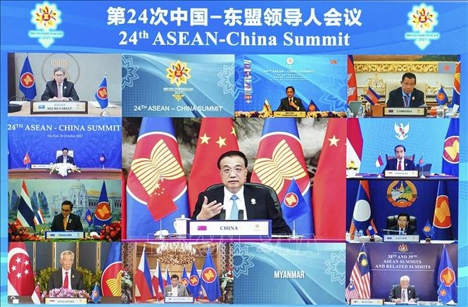 The 24th ASEAN-China Summit (Photo: Xinhua/VNA)
