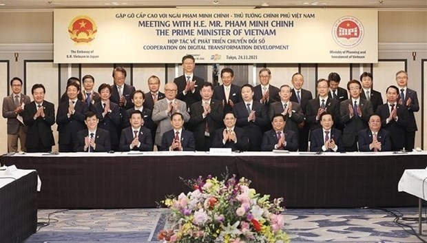 Prime Minister Pham Minh Chinh joined a working session with leaders of major Japanese firms in digital transformation (Photo: VNA)