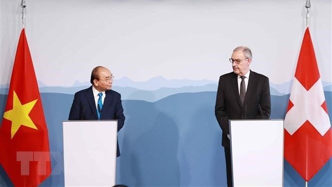 Vietnamese President Nguyen Xuan Phuc and his Swiss counterpart Guy Parmelin at the press conference (Photo: VNA)