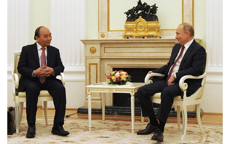 Vietnamese President Nguyen Xuan Phuc and his Russian counterpart Vladimir Vladimirovich Putin 