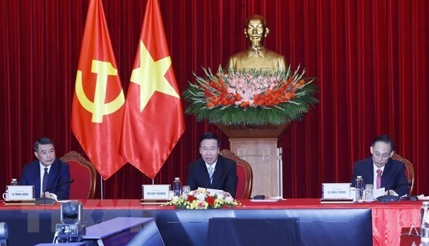 Politburo member and Permanent member of the Communist Party of Vietnam Central Committee’s Secretariat Vo Van Thuong (middle) at the event (Photo: VNA)