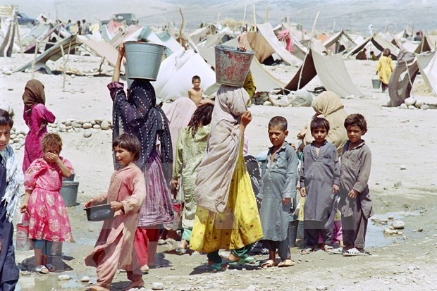 Children in a refugee camp in Jalalabad, Afghanistan (Photo: AFP/VNA)