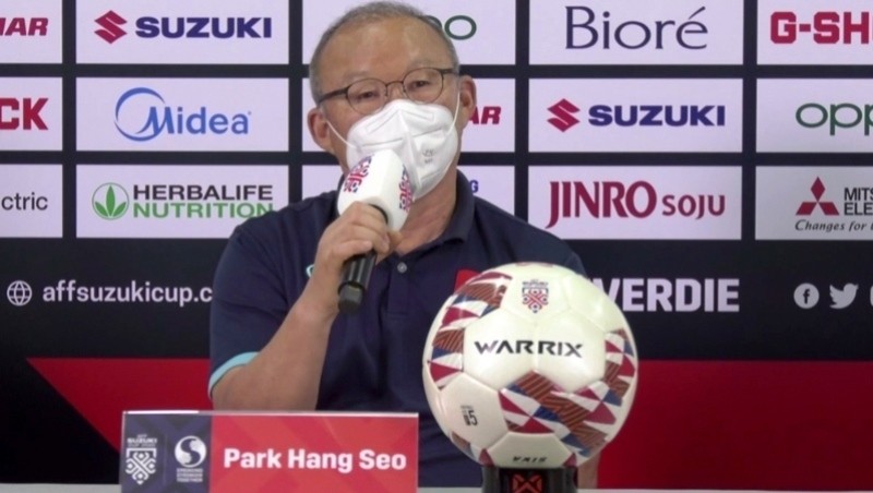 Coach Park Hang-seo speaks at a press conference in Singapore, December 4, 2021. (Photo: Vietnam Football Federation)