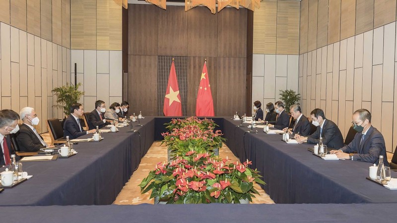 The talks between Vietnamese Foreign Minister Bui Thanh Son and Chinese State Councillor and Foreign Minister Wang Yi (Photo: VNA)