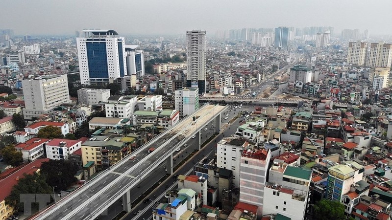 An elevated road under construction in Hanoi (Photo: VNA)