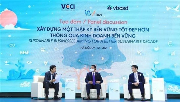 The Vietnam Corporate Sustainability Forum (VCSF) 2021 is held by the Vietnam Chamber of Commerce and Industry (VCCI) and its partners in Hanoi on December 9. (Photo: VNA)