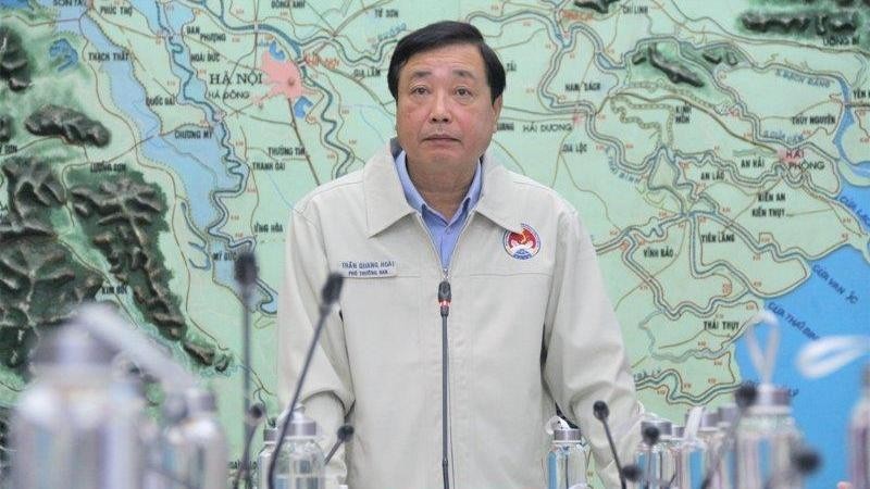 Deputy head of the national disaster management agency Tran Quang Hoai at a meeting to discuss measures against Tropical Storm Rai.