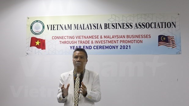 Nguyen Hong Son, Charge d'Affaires of the Vietnamese Embassy in Malaysia, speaks at the Vietnam Malaysia Business Association (VMBIZ)'s year-end ceremony. (Photo: VNA)