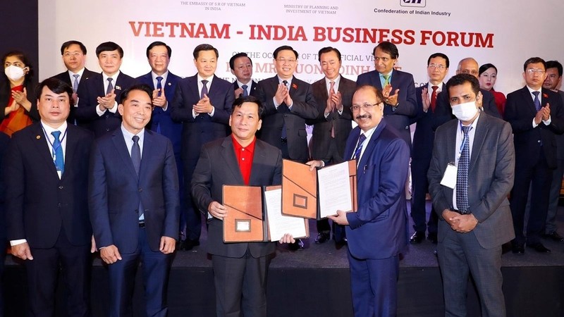 The signing ceremony between SOVICO and India’s HCL Technologies Limited (Photo: VNA)