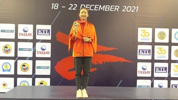 Hoang Thi My Tam poses with her gold medal (Photo courtesy of the martial artist)