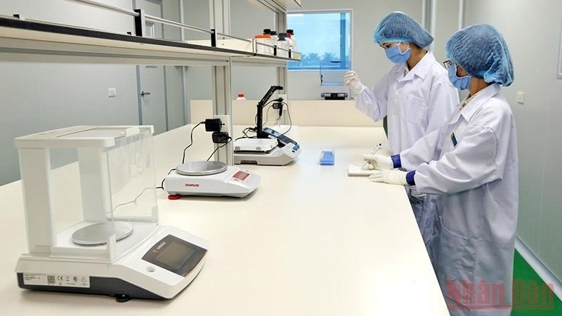 The staff of the DNA Testing Centre prepares the samples for examination.