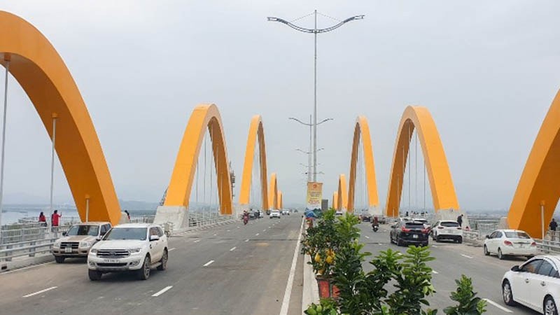 The Love Bridge over Cua Luc Bay