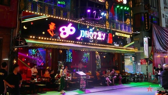 Ho Chi Minh City to reopen bars, dance clubs from next week (Photo: qdnd.vn)