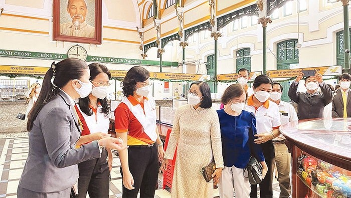 Visitors join a tour in Ho Chi Minh City. (Photo: ND)