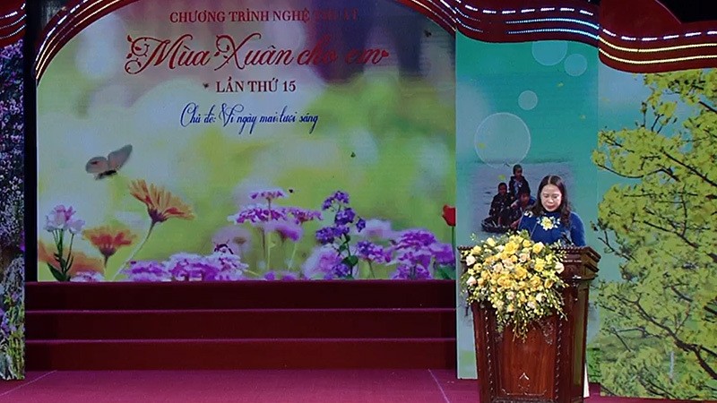 Vice President Vo Thi Anh Xuan speaks at the event 