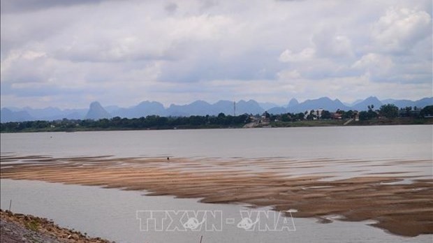 The water level of the Mekong River in Nakhon Phanom province, Thailand. (File photo: VNA)