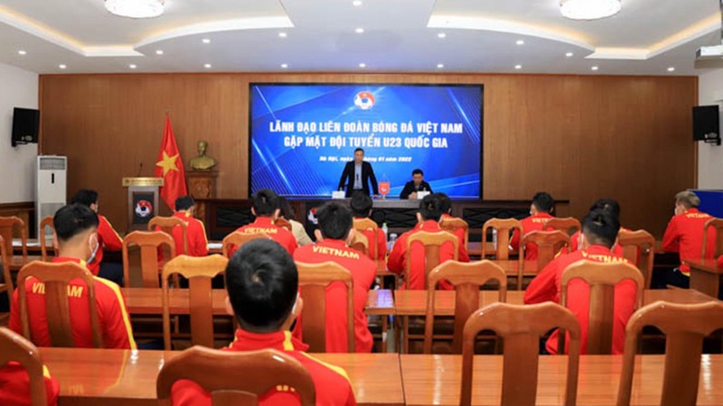 Leaders of the Vietnam Football Federation had a meeting with the national U23 team. (Photo: VFF)