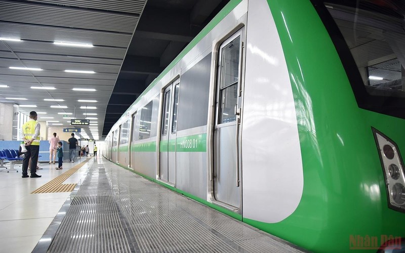 A train runs on part of the Cat Linh-Ha Dong metro line in Hanoi, which was funded by Chinese ODA. (Photo: Minh Duy)