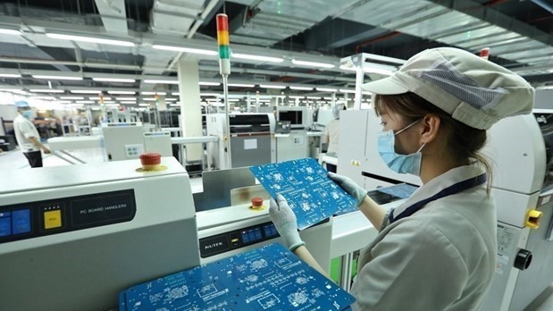 An electronics factory in Vietnam. Electronic devices are the largest contributor to the Vietnam - Hungary trade growth in recent years. (Photo: VNA)