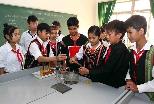 Vietnam improves quality of ethnic minority language teaching (Photo: VNA)