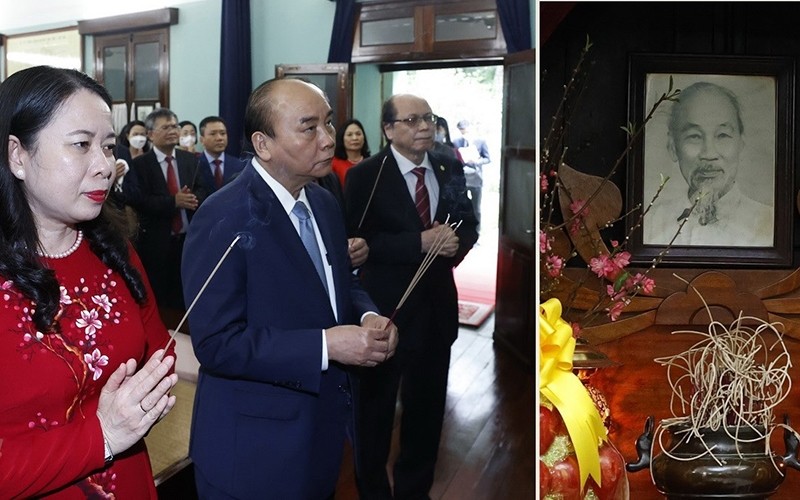 President Nguyen Xuan Phuc offers incense to commemorate late President Ho Chi Minh at House 67 inside the Presidential Palace complex (Photo: VNA)