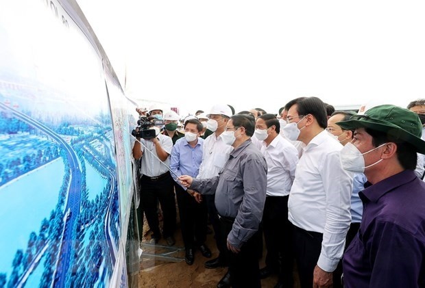 PM Pham Minh Chinh inspects My Thuan – Can Tho expressway project (Photo: VNA)