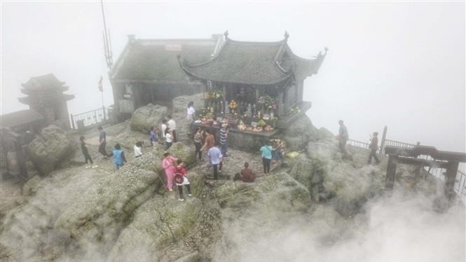 Pilgrims at Yen Tu Mountain (Photo: VNA)