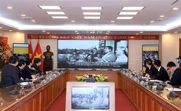 Exhibited photos screened at the launch ceremony (Photo: VNA)