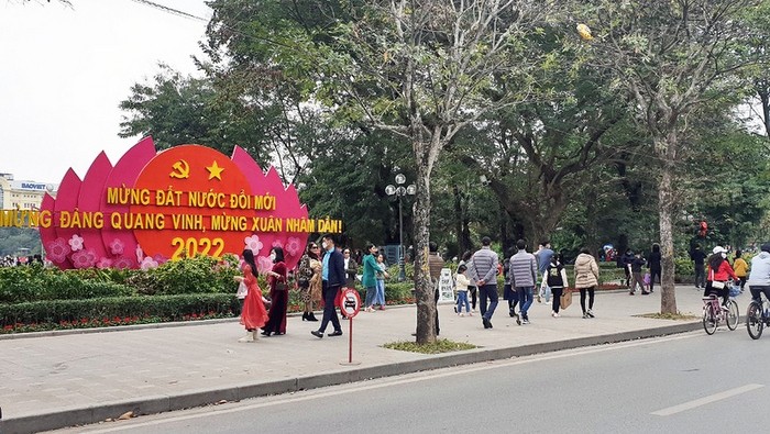 Hanoi will focus on serving domestic visitors with COVID-19 preventive rules remaining in place during the first stage of its tourism recovery roadmap from 2022 – 2023. (Photo: NDO)