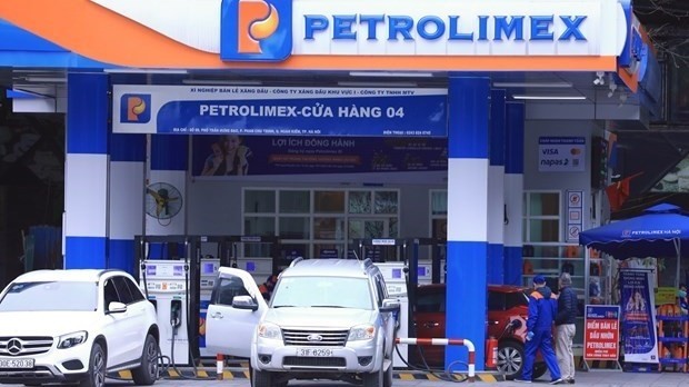 Retail petrol prices increase by nearly 1,000 VND per litre from 3pm on February 11 (Photo: VNA)