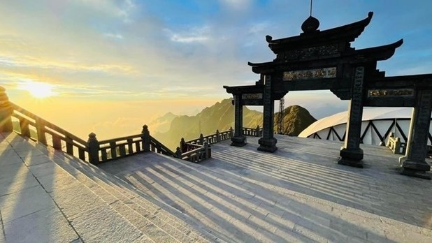 Frost covers Fansipan Mountain. (Photo: VNA)