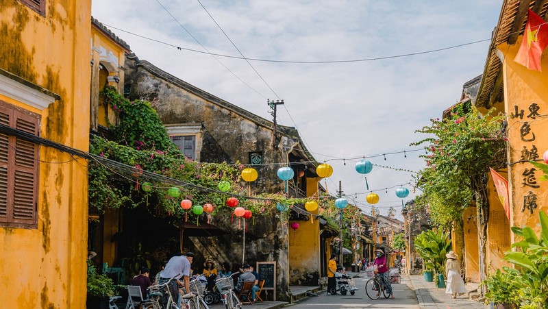 The ancient town of Hoi An always attracts domestic and foreign tourists with its beauty (Photo: Duy Hau)