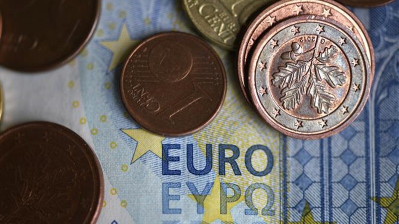 The European economy is facing rising inflation. (Photo: AFP/VNA)