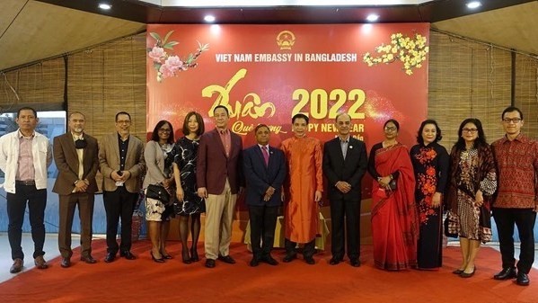 The get-together was held by the Vietnamese Embassy in Bangladesh on the occasion of the Lunar New Year. (Photo: baoquocte.vn/via VNA)