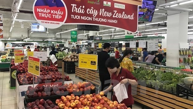 Retail sales of goods and services in Hanoi rises by 11.1 percent in February, according to the municipal Department of Industry and Trade. (Photo: VNA)