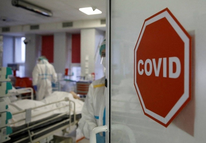 Almost a third of people report at least one ongoing symptom between six and 12 months after their coronavirus infection, a survey of 152,000 people in Denmark has found.(Illustrative Image)