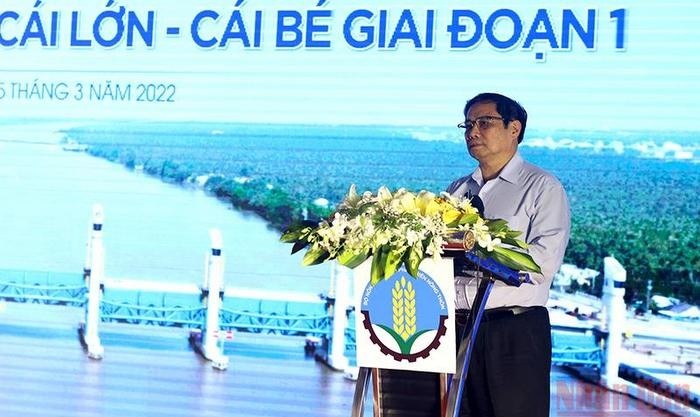 PM Pham Minh Chinh speaks at the inauguration ceremony of the first phase of the Cai Lon-Cai Be irrigation project. (Photo: NDO)