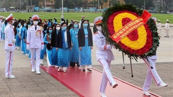 Delegates attending the 13th National Women Congress paid tribute to President Ho Chí Minh at his mausoleum  on March 9 ahead of the congress’s preparatory session.